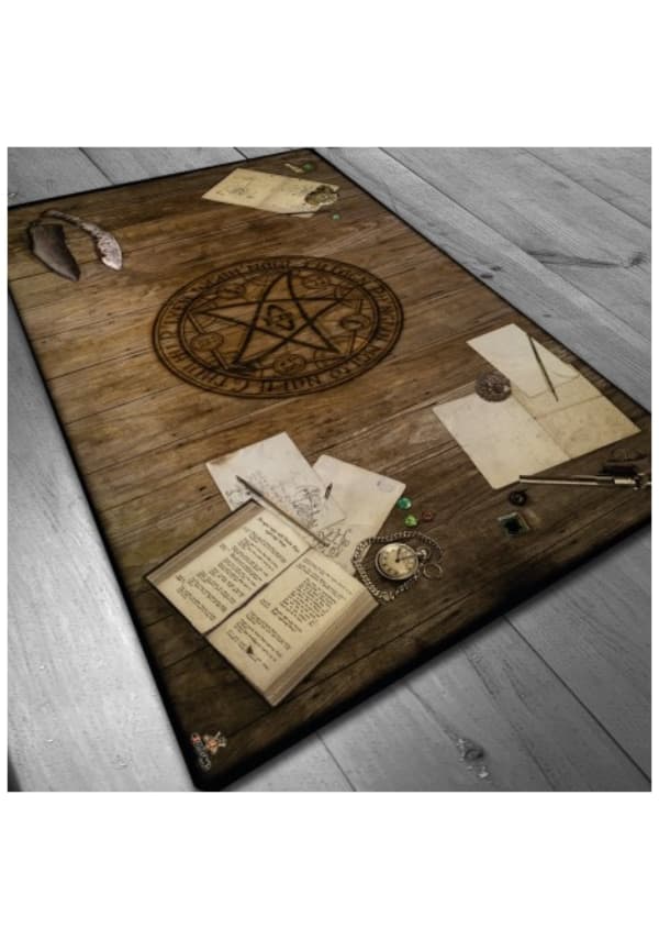 Portada de Tapete Neopreno – Lovecraft (150×90 cm)