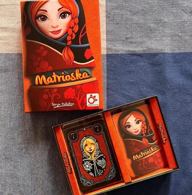 Portada de Matrioska (abierto)
