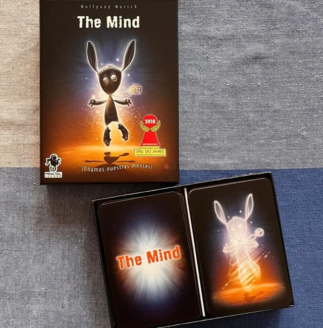 Portada de The Mind (abierto)