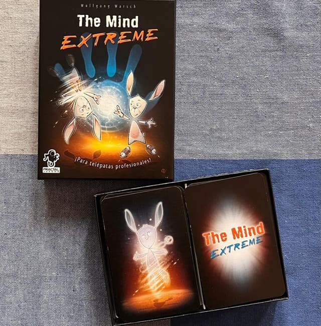 Portada de The Mind Extreme (abierto)