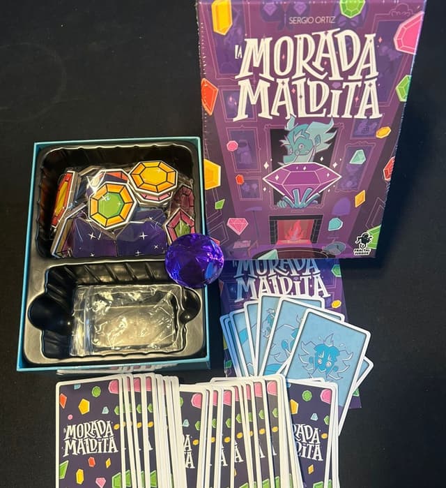 Portada de La Morada Maldita (abierto)